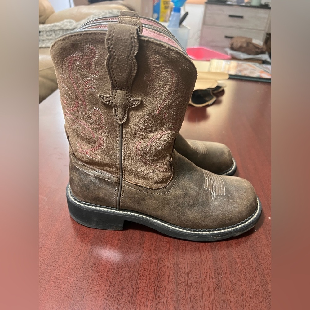 Ariat Brown Boots with Pink Lining - Picture 2 of 8